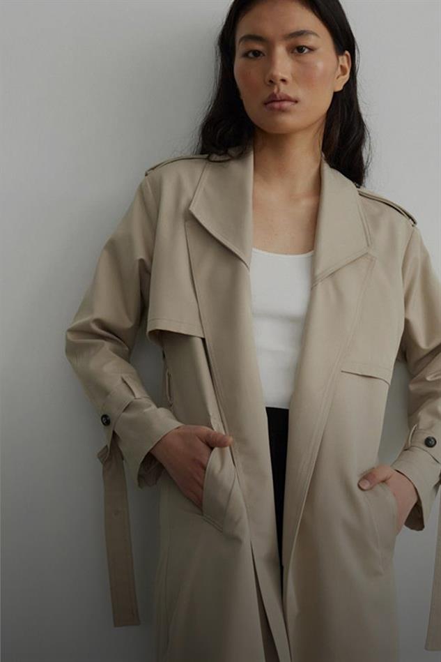 إعادة طبعة البيج 1980 Trenchcoat